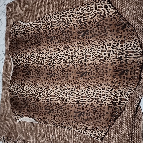 Sleeveless top. Animal print. Size Large. Brand is Phopsody. - Picture 4 of 4